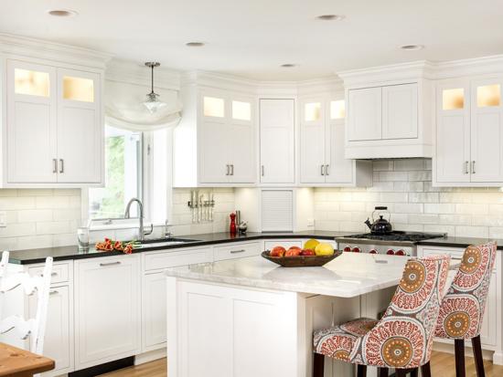 Two Tone Kitchen Cabinet with Stainless Steel Sink for Sale